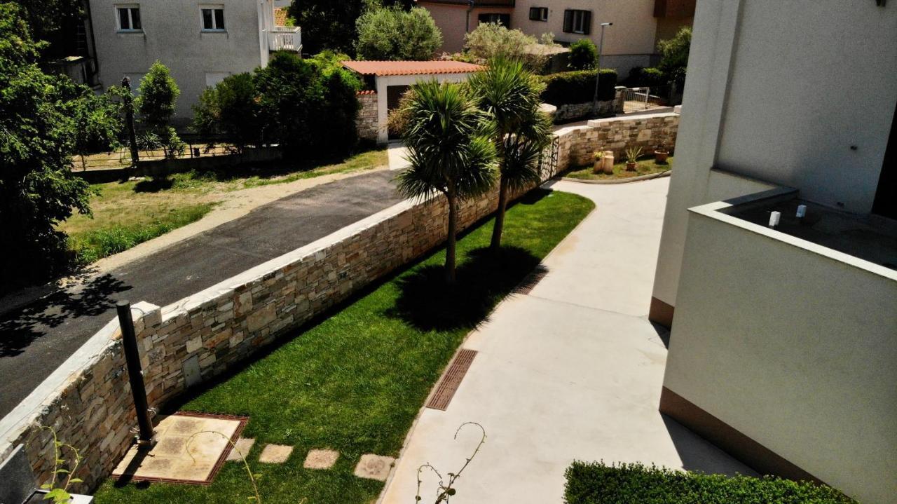 Predivan Novouredeni Apartman U Blizini Mora บานโจเล ภายนอก รูปภาพ